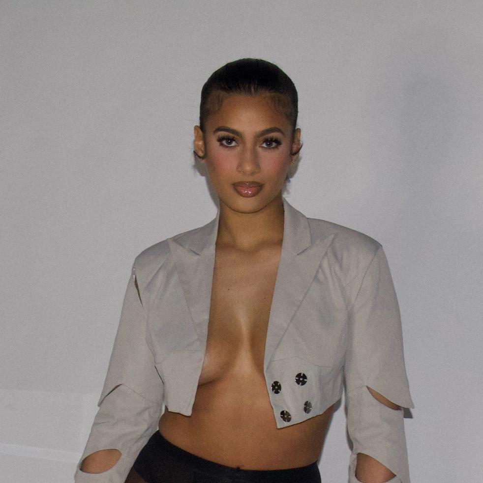 Cropped Cut Blazer