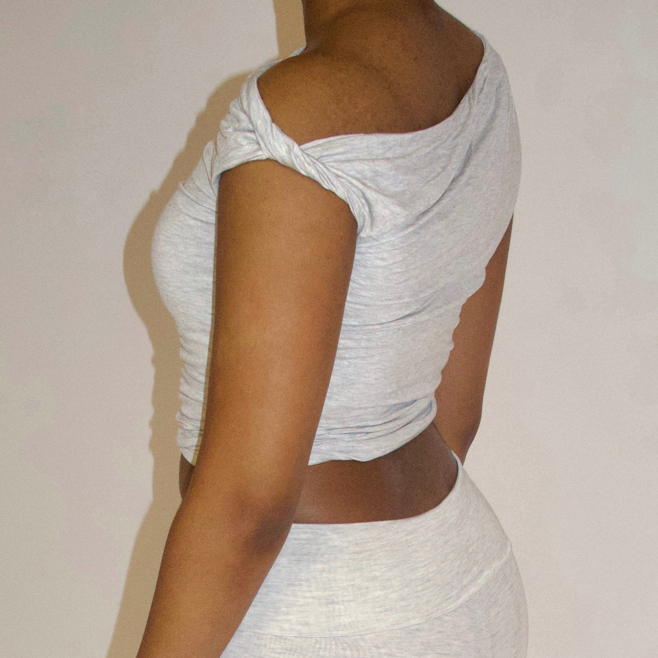 Asymmetric Twist Top